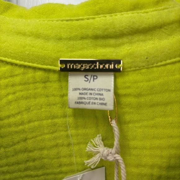 Magaschoni 2 Piece Set with Shorts and Top Size Small - Picture 8 of 12